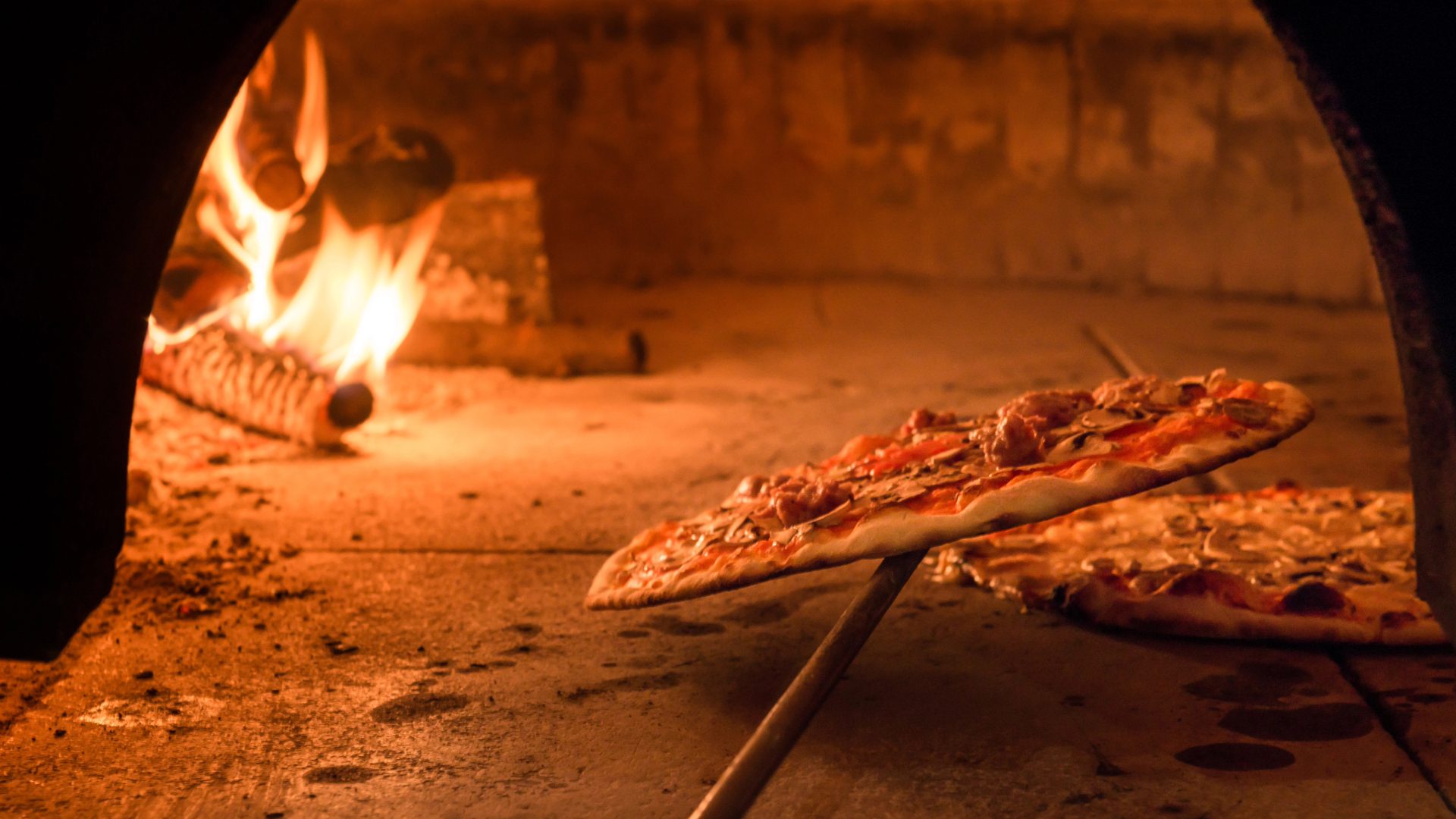 Why Wood Fired Pizza Detroit Reigns Supreme › Ferlito's Italian Restaurant